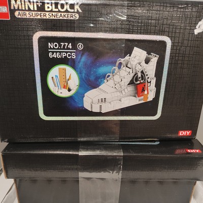 Dr. Star Mini + Block Air Super Sneakers (Set Of 646 PCS) (Air Jordans)