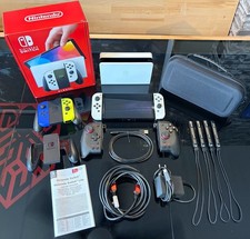 Nintendo Switch OLED Konsole mit OVP + Joy-Controller Bundle + Zubehörpaket