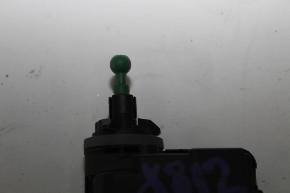 AUDI S4 2000-2002 FARO AJUSTE NIVEL MOTOR X812 Foto 3 de 4