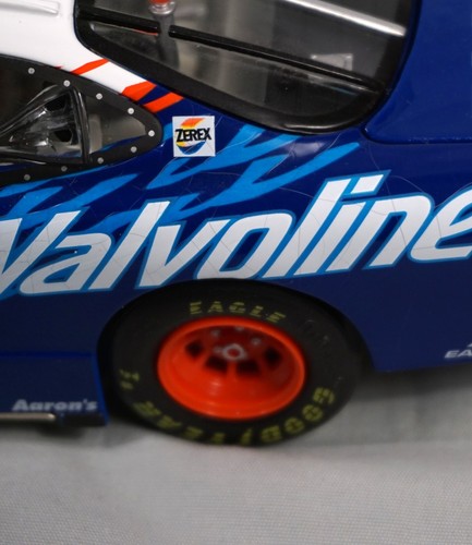 NASCAR 2001 Team Caliber Pre #10 Johnny Benson Valvoline 1:24 Pontiac Crack Pain - Picture 6 of 6