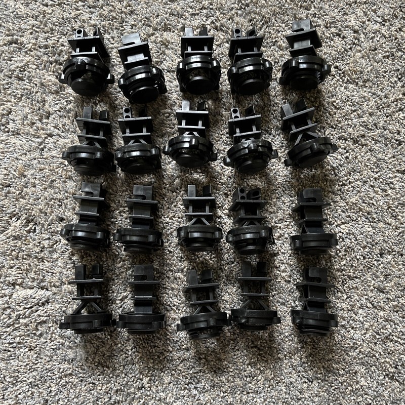 20 Insulators for Rebar Style Electric Fence Posts - Brand New