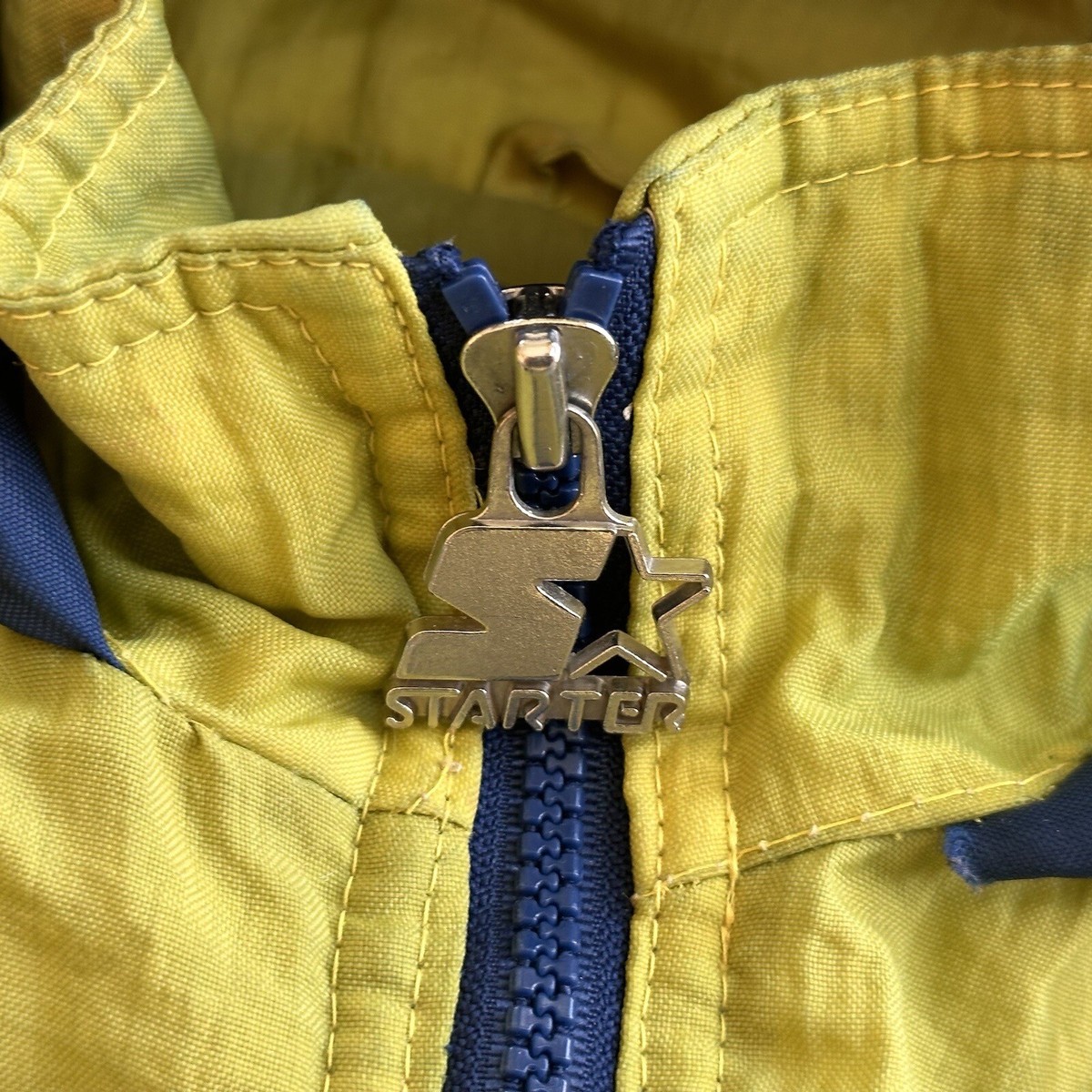 Vintage 90s Starter Michigan Wolverines Puffy Pullover Jacket Coat