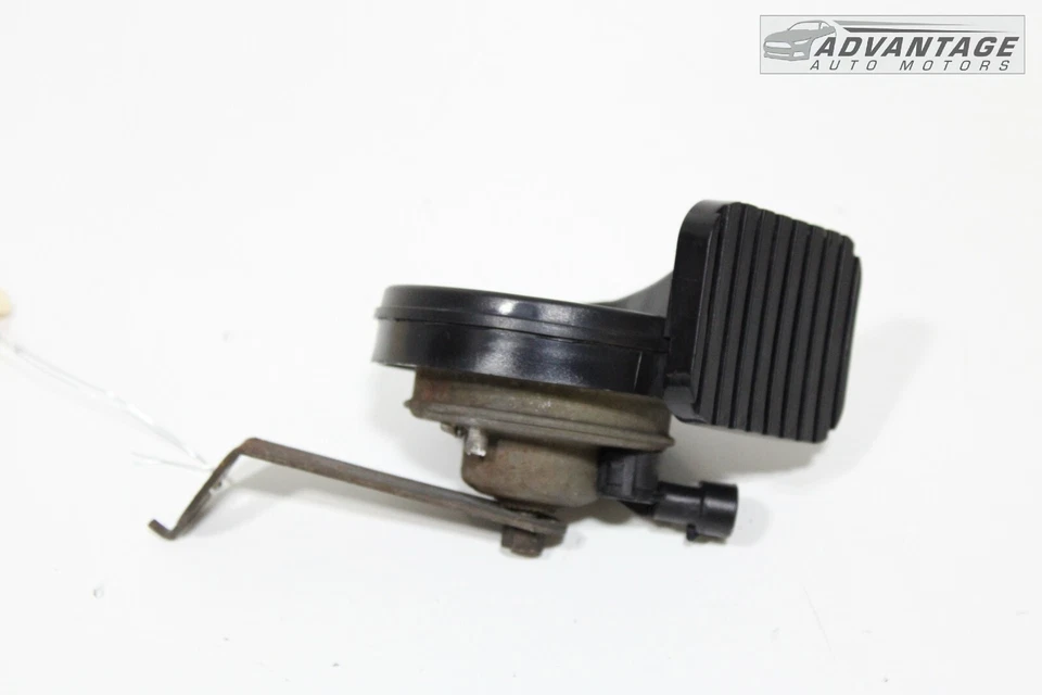 2003-2009 HUMMER H2 FRONT LEFT DRIVER LOW TONE NOTE PITCH SIGNAL HORN OEM - Image 2 of 4