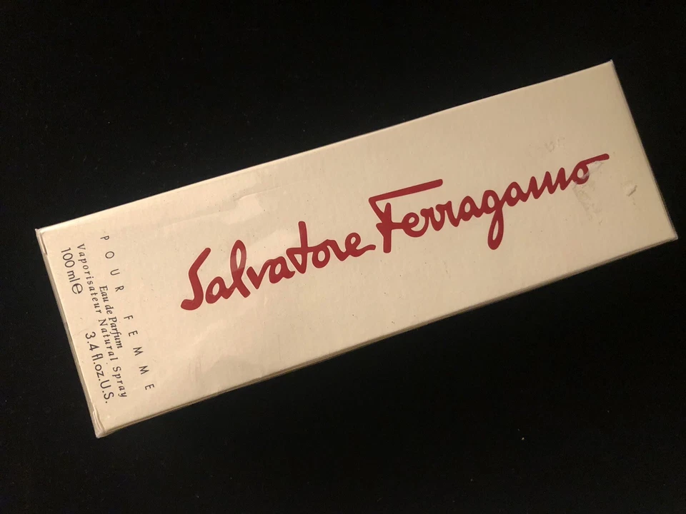 Salvatore Ferragamo 全新未拆封盒 POUR FEMME 3.4 液量盎司 GR8淡香精礼品 — 第 2/4 张图片