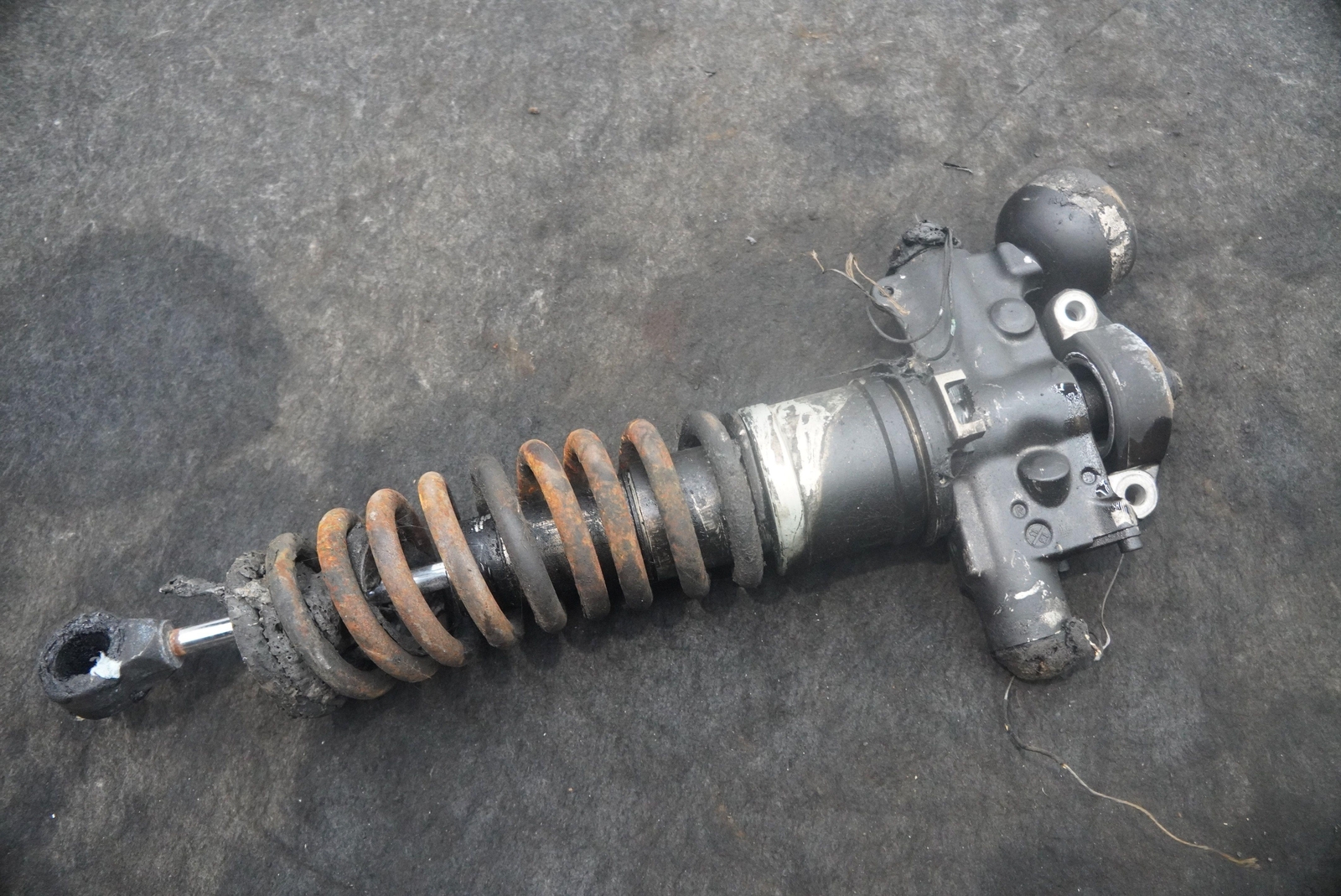 Rear Suspension Right Shock Absorber Spring Coil Strut OEM McLaren 650S *Note*