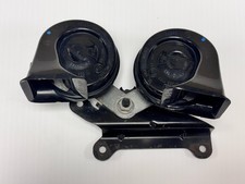 2001-2006 Bmw E46 M3 Factory Horns Pair High Low Pitch W Bracket Oem 2001-2006 Bmw E46 M3 Factory Horns Pair High Low Pitch W Bracket Oem