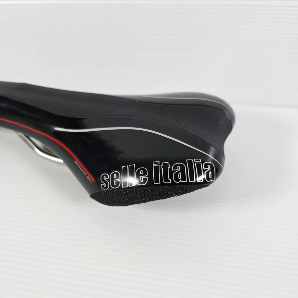 Sillín Selle Italia SLR T1 fibra de carbono - negro y rojo - excelente estado Foto 2 de 4