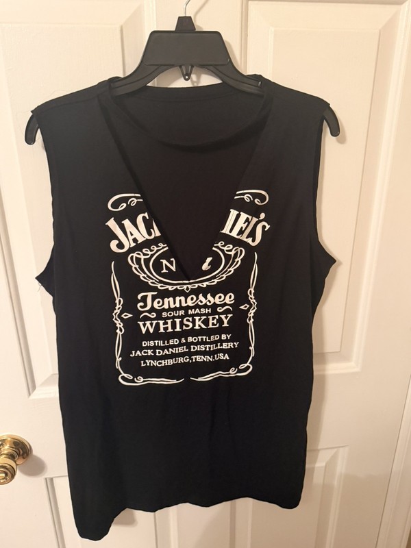 Jack Daniels Logo Tank Top Womens Black Tattered Tee Medium Hot and cute!!