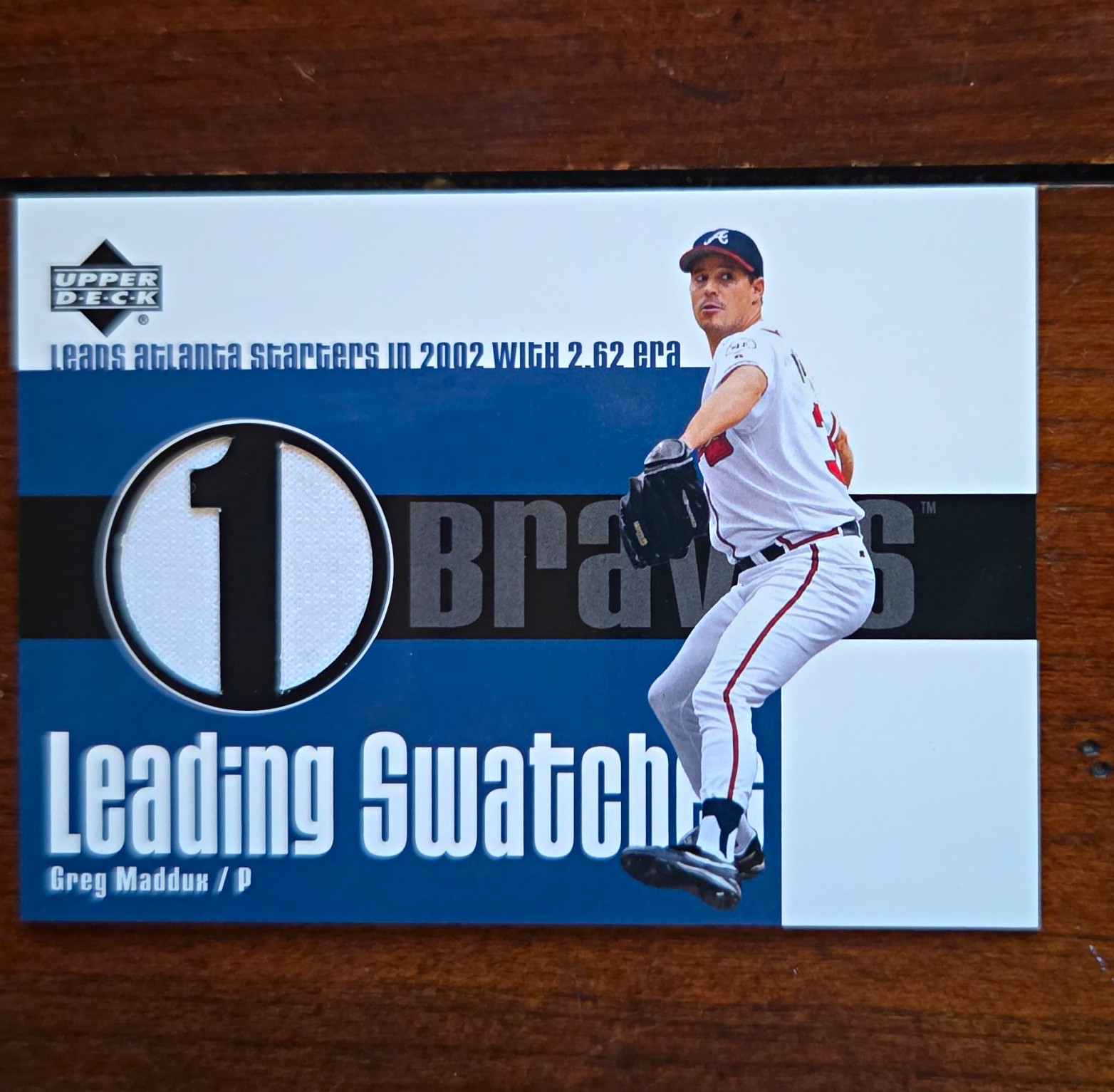 Upper Deck 2003 Leading Swatches Jersey Memorabilia Greg Maddux Braves LS-GM