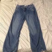 Hollister Baggy Jeans Low Rise Medium Wash Blue Denim 5-Pocket Embroidered