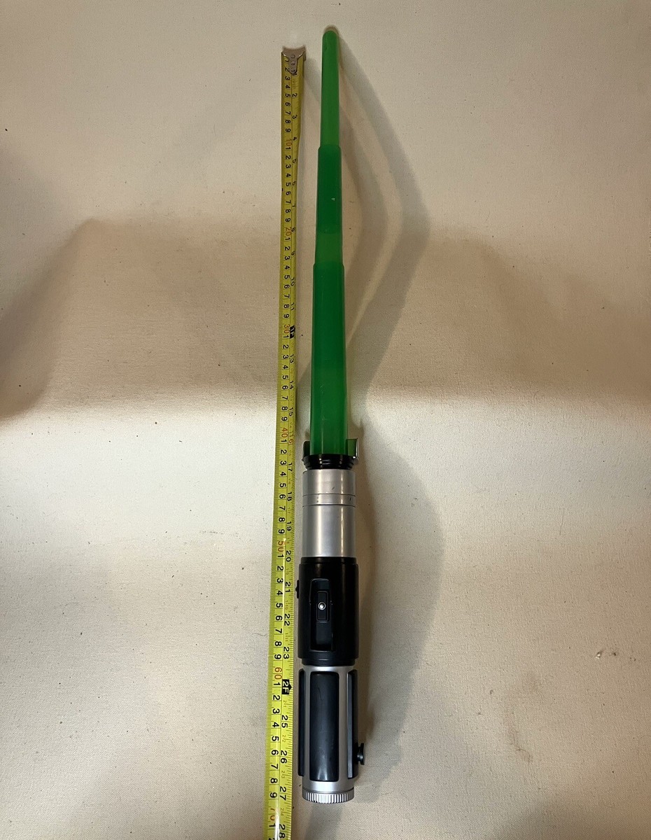 Hasbro Star Wars Attack Of The Clones Electronic Yoda Light Saber