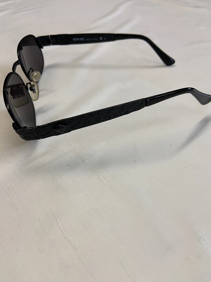 Unisex VERSACE Black Vintage 90s Medusa Logo Sunglasses MOD X03 - Image 3 of 4