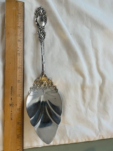 Wallace Sterling Silver Lucerne pattern pie server fish slice 10”