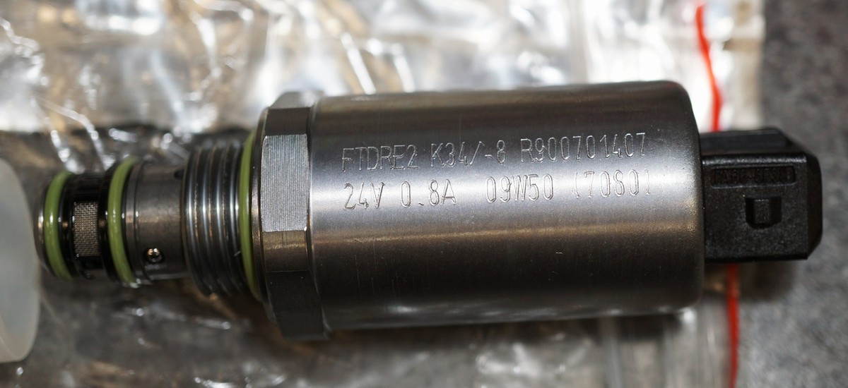KALMAR CONTAINER HANDLER 24V SOLENOID CONTROL VALVE 923899.0822 