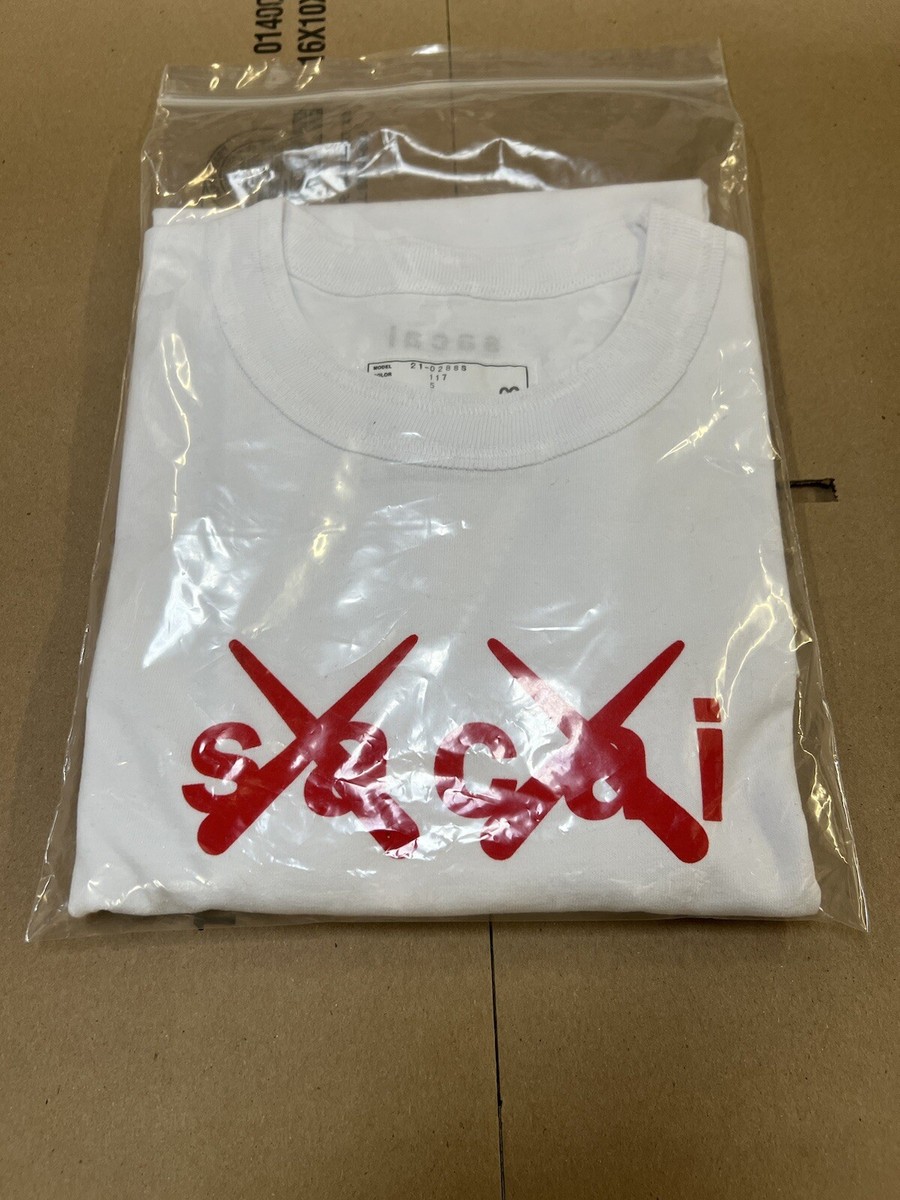 FW21 SACAI x KAWS FLOCKED LOGO PRINT T-SHIRT WHITE 4 XL | eBay