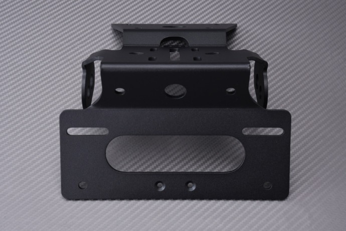 Support de plaque GSX-8R anti-vibration avec feu rouge AVDB intégré - 3