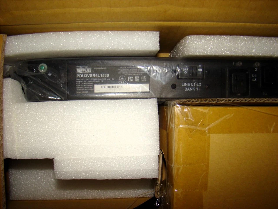 Tripp Lite PDV3VSR6L1530 3-Phase Switched 10kW Power Distribution Unit New Other - Image 2 of 4