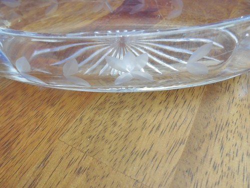 Vintage Beautiful Pressed Glass Gravy Boat Dish Handled - Picture 4 of 5