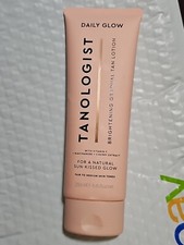 Tanologist Daily Glow Brightening Gradual Tan Lotion Vitamin C-Fair to Medium