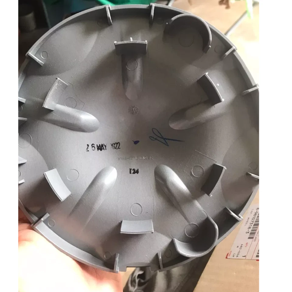 2012 - 2016 ISUZU DMAX COVER CAP WHEEL SILVER GENUINE Part K - Image 4 of 4