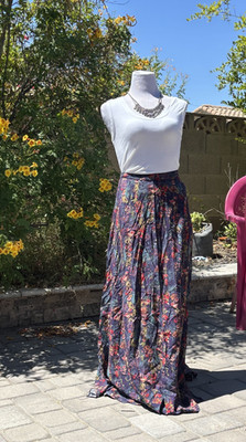 Natual Life Side-Slit Maxi Skirt Size L Purple/Blue/Rose