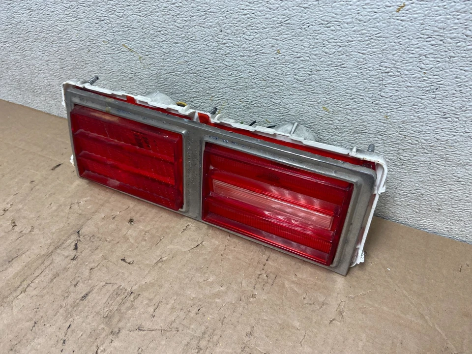 1975 to 1979 Chevrolet Nova Left Driver LH Side Tail Light R3096 PS - Image 2 of 4