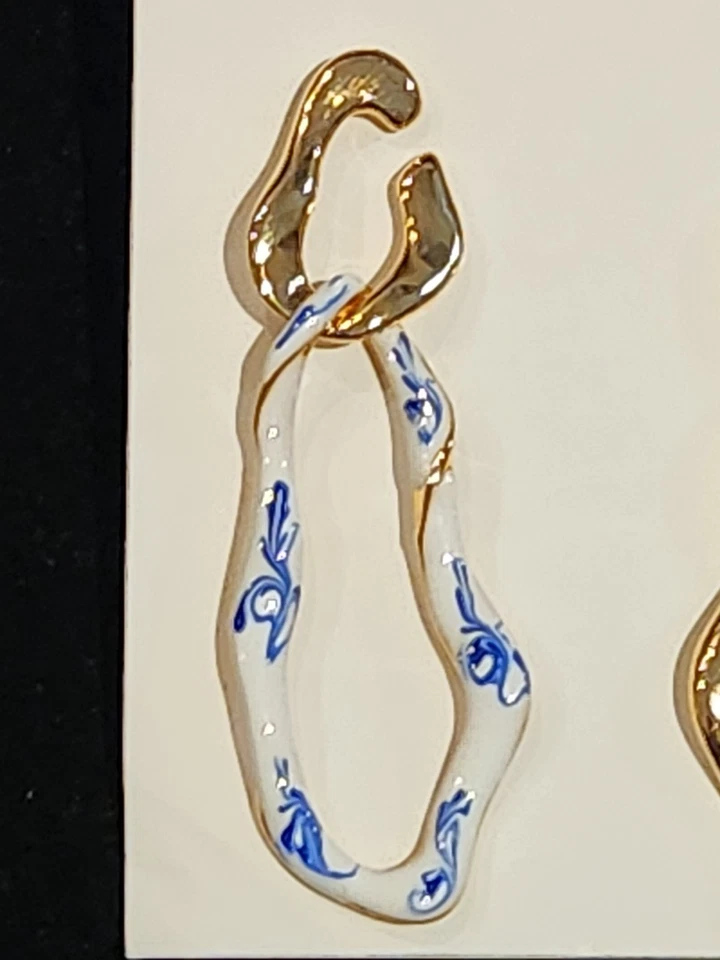 NUEVO CON ETIQUETAS Pendientes Largos Colgantes Metálicos Esmalte Porcelana Azul Blanco Retro Tono Dorado Foto 3 de 4