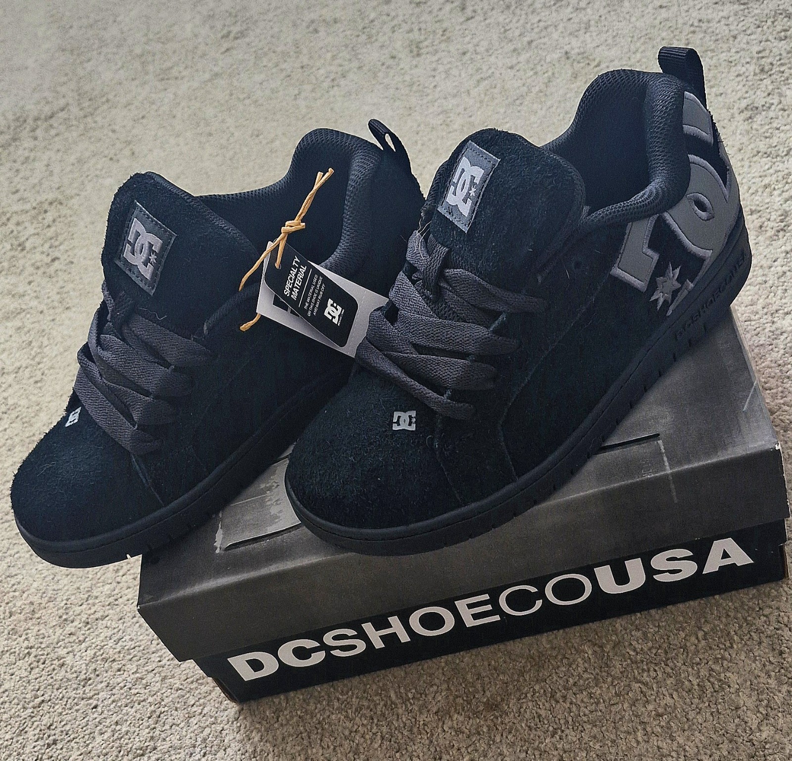 DC Shoes UK 3 but more like a UK 2.5 image 2