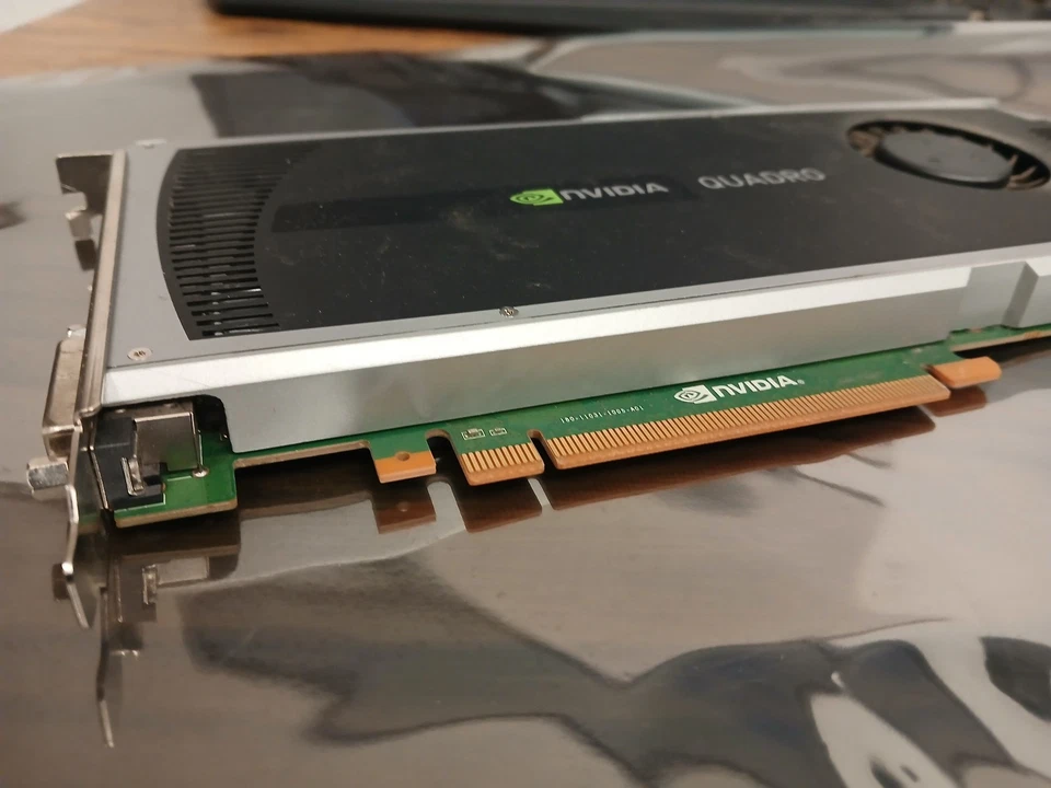 Dell NVIDIA Quadro 4000 038XNM 2GB 256-Bit GDDR5 PCI-E Video Graphics Card - Image 2 of 4