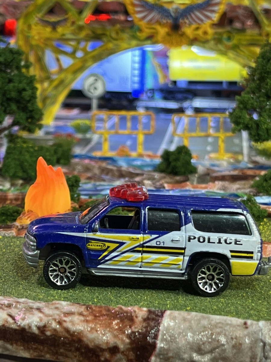 Matchbox 2000 Chevrolet Suburban Police Cruiser Blue Diecast USED