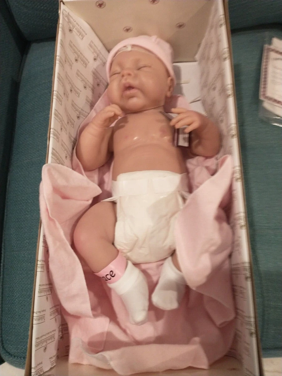 THE ASHTON DRAKE GALLERIES BABY DOLL NEW IN BOX GRAACE