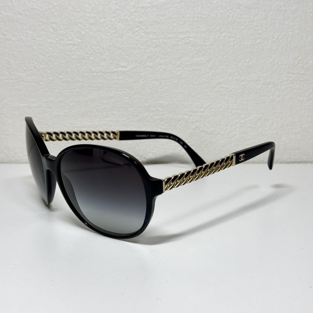 Chanel 5304 Kihei Chain Coco Sunglasses in Black Gold M183