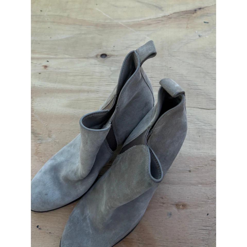 Botines Michael Kors Gamuza Tacón Bloque Taupe Talla 7.5M Para Mujer Foto 3 de 4