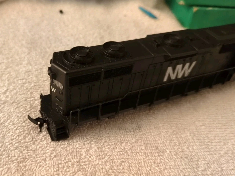 Life-Like HO Scale Norfolk & Western GP38-2 Shell Only NW - Image 4 of 4