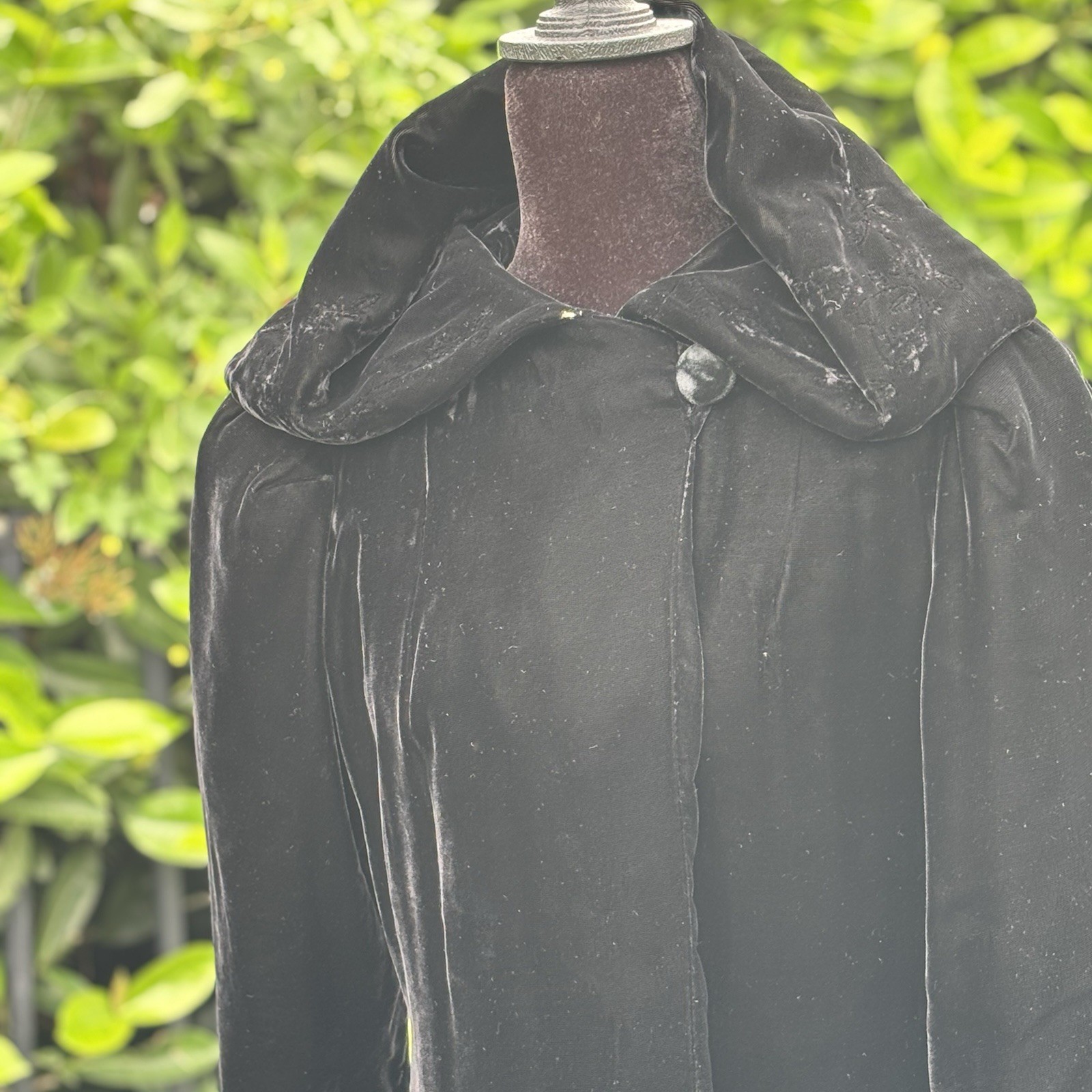 Arideo  Vintage Velvet 40’s black velvet opera coat Size Small image 4