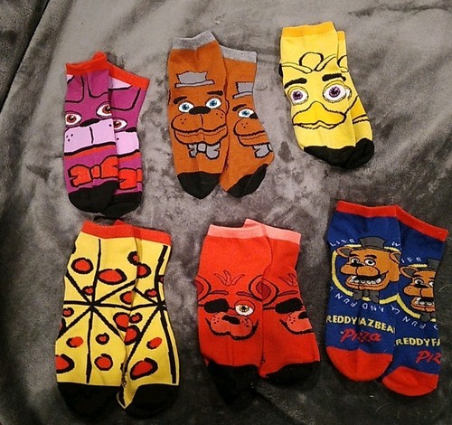 6 Pair Of Size Medium Five Nights At Freddy's Boys Socks Shoe Size 4-11 - Picture 2 of 8