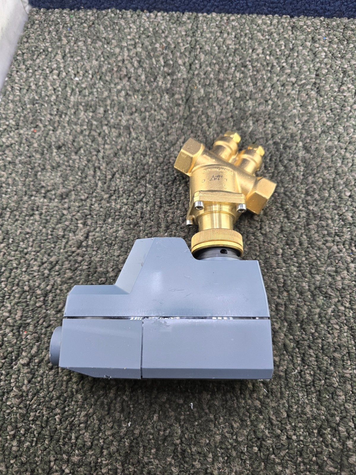 Siemens SSD131.29U 3-Position HVAC Systems Electronic Valve Actuator 24V AC/DC