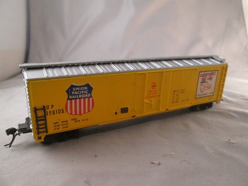 Coche caja doble puerta HO Athearn "UNION PACIFIC" (UP) '50 #498105 usado buen estado | Zustand: Used