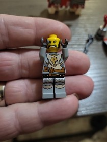 LEGO Castle Kingdoms Lion Knight Armor Minifigure 7947 With Horse Barding