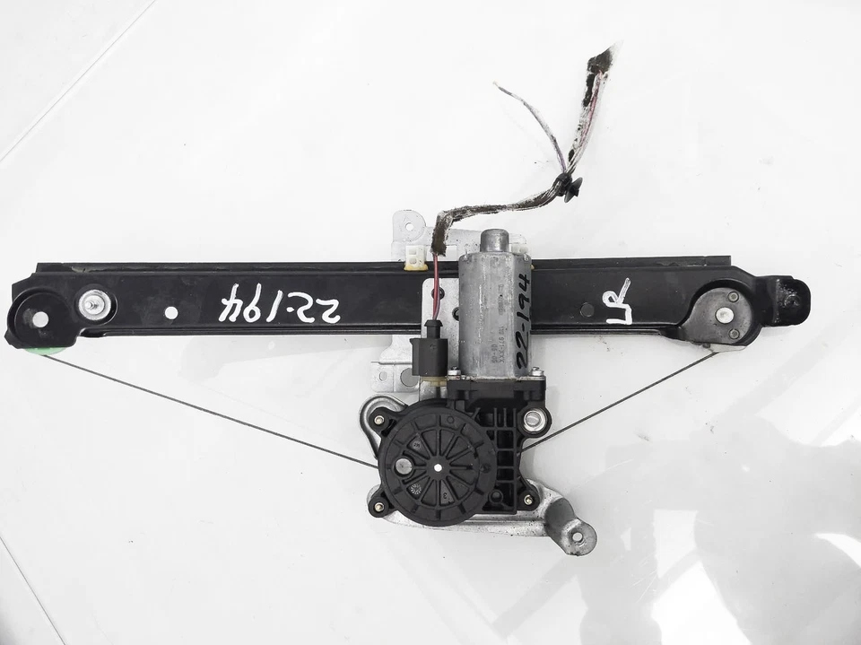 Двигатель регулятора стеклоподъемника задней левой водительской двери 2001-2007 Volvo V70 3125371 - Изображение 2 из 4