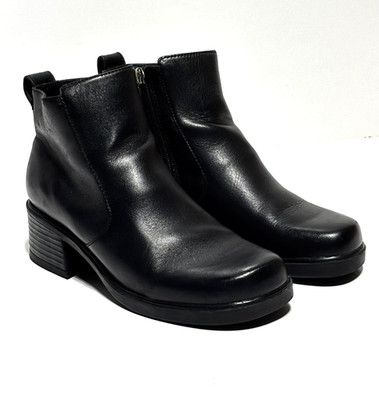 Thom McAn Women's Black Leather Chelsea Ankle Boots Size 6.5 Block Heel Square T