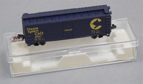 ATLAS 33032 40' Plug Door Box Car Chessie System C&O 23727 Spur N/Scale Neu OS