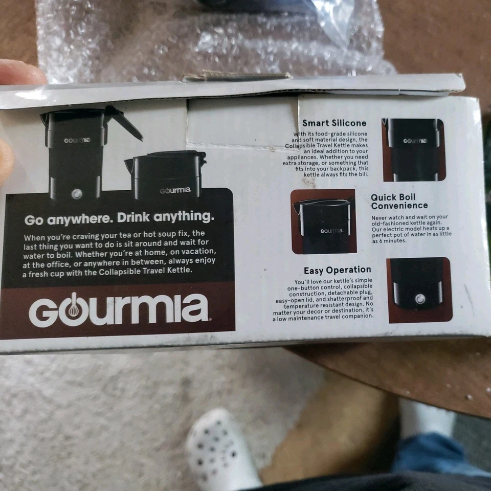 Gourmia 1 Qt. Electric Collapsible Travel Kettle GK338B Black - Image 2 of 4