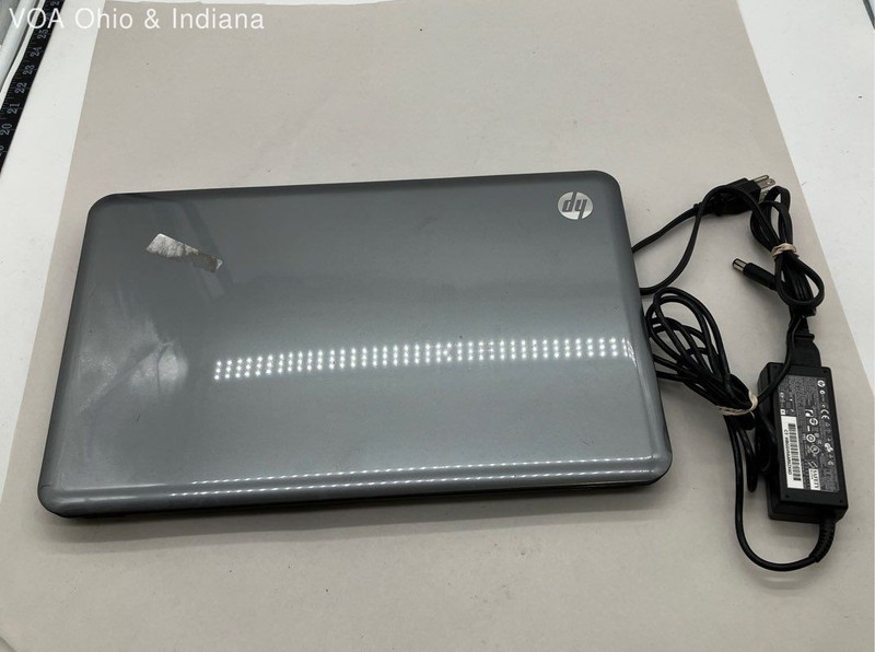 HP Pavilion g7 17.3" Laptop Gray Windows 7 COA Powers On With Charger