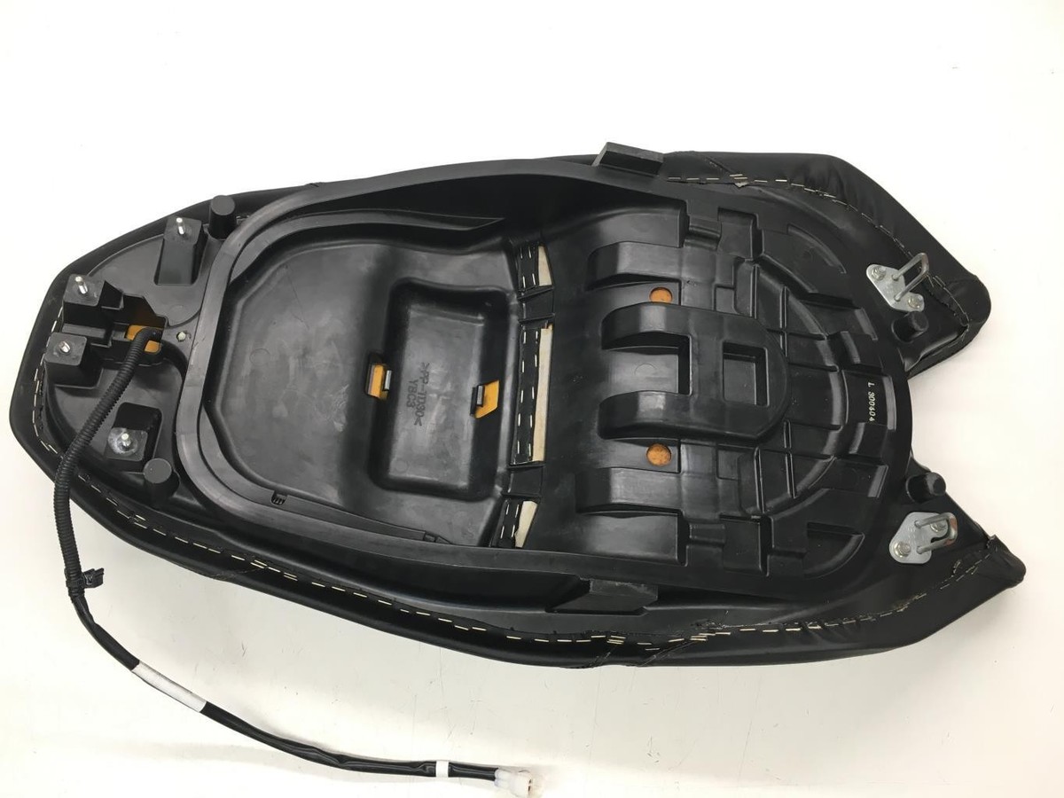 Selle YAMAHA XP 560 TMAX 2020-2021 – Occasion, Modèle Chauffant, Léger Trou