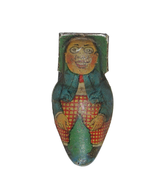 RARE ca.1910 GERMANY Figural Man Cartoon Comic? Character Tin Clicker Noisemaker