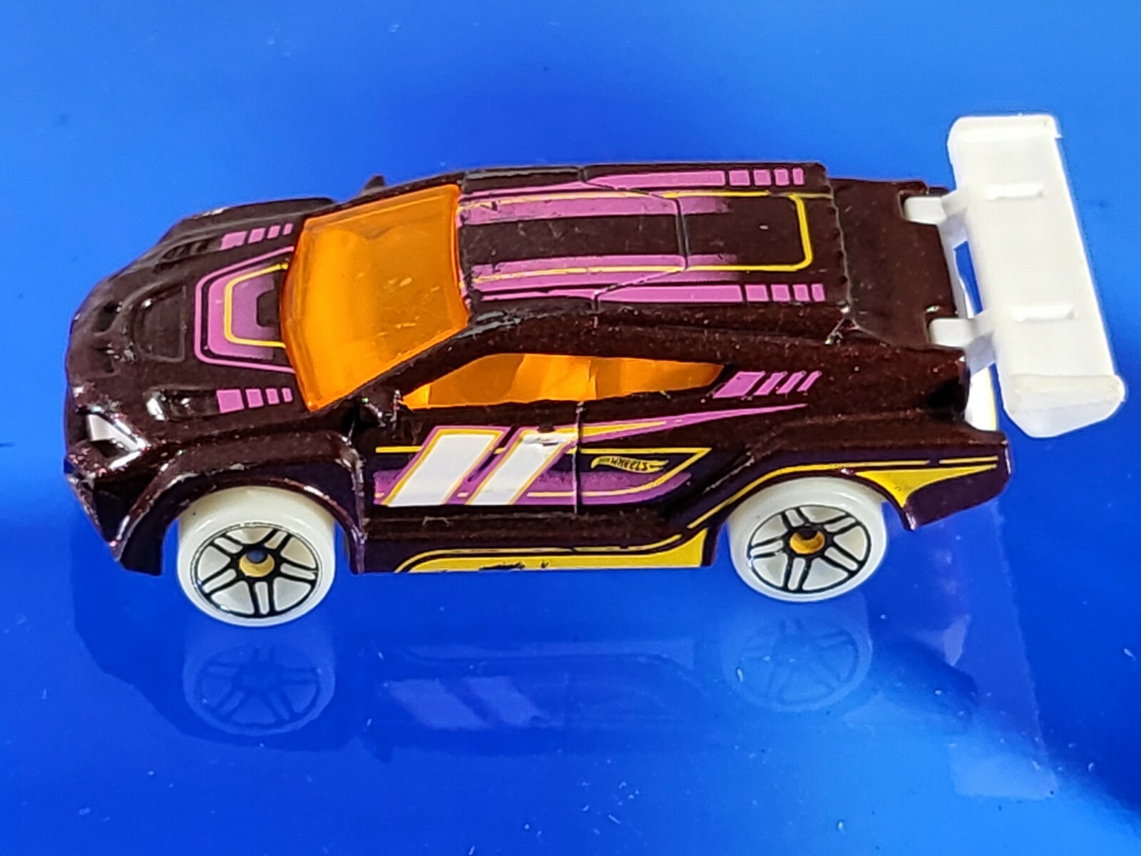 HOT WHEELS X1649 LOOP COUPE PURPLE & YELLOW VERSION 2012 eBay