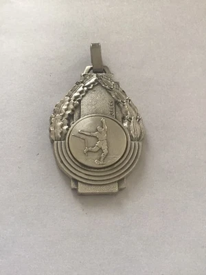Médaille ancienne de football en métal argenté – Signée J. Piéry - Photo 1/4