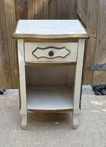 Vintage Drexel French Provincial Nightstand (23” x 14” x 13.5”). Good Condition.