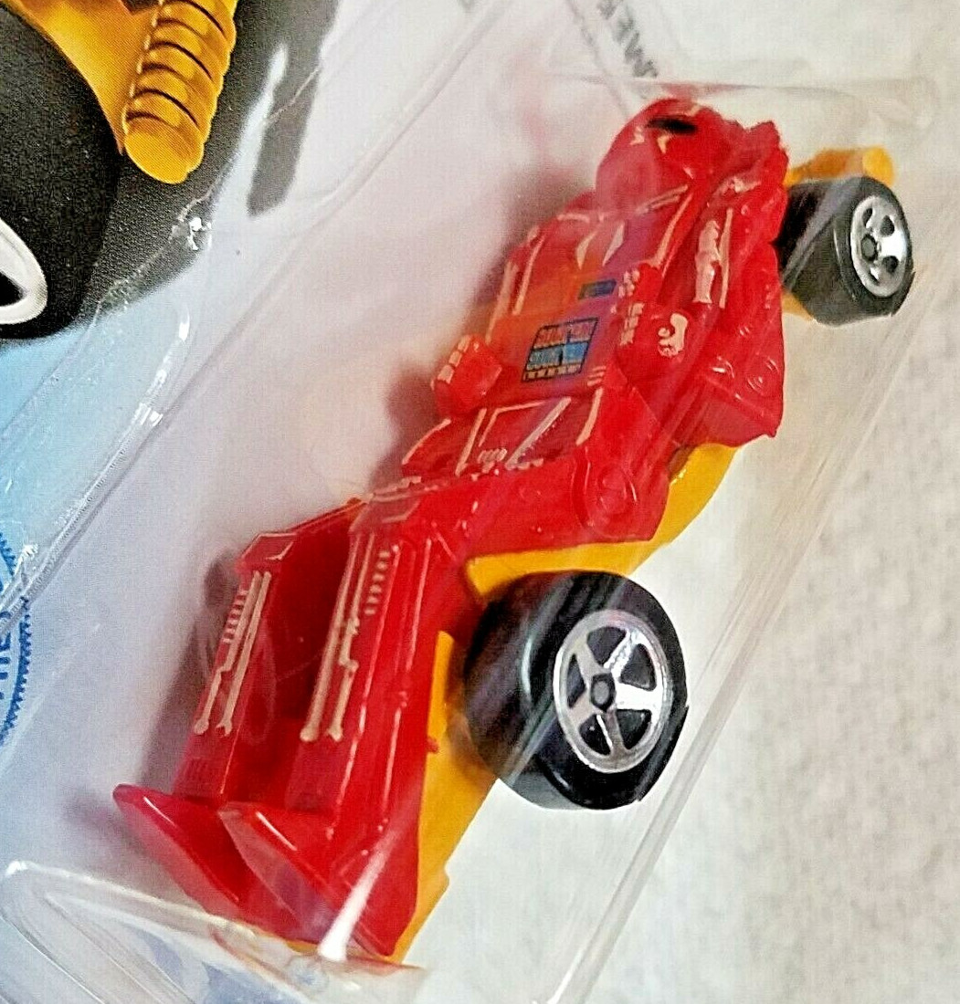 Hot Wheels 2021 Mattel Games 3/5 ZOMBOT Rock Em Sock Em Robots Red Toy 46/250